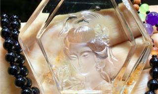 对镜贴花黄是什么意思